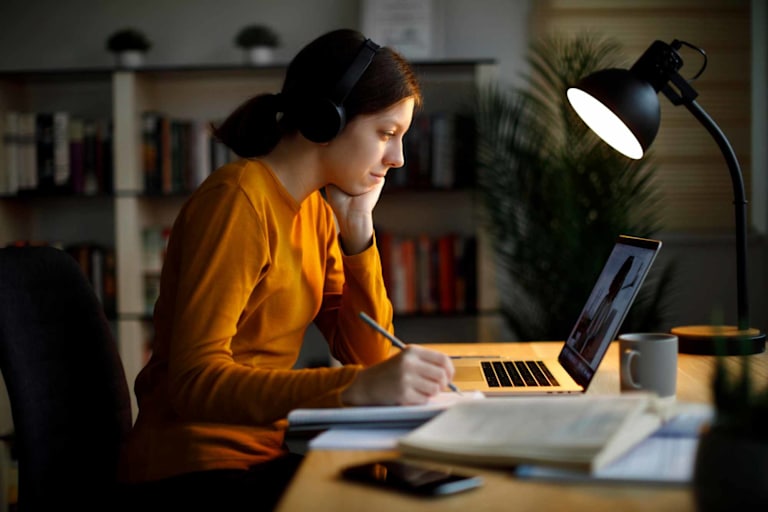 Report: Online College Programs Rarely Cheaper Than In-Person Learning