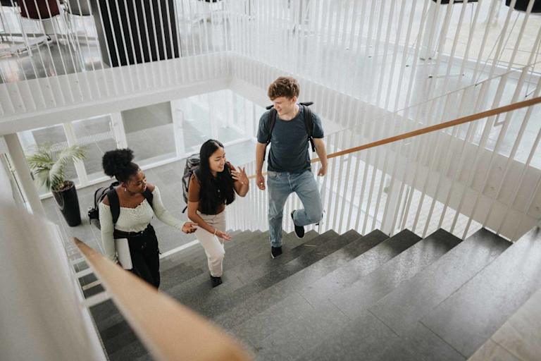 Colleges With the Wealthiest Students: Facts and Statistics