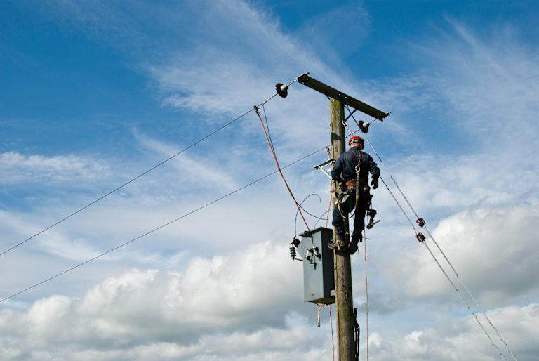 How to Become an Electrical Lineman
