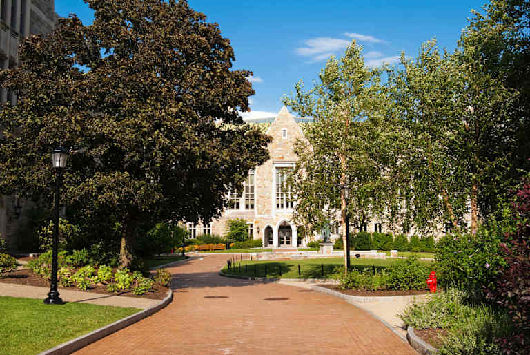 Business Schools in Massachusetts: Full List of MBA Programs