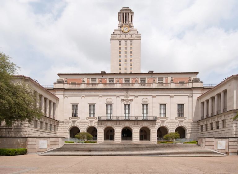 Student-Run Group Continues Services After UT Austin Eliminates Program for Undocumented Students