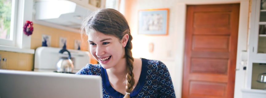How to Find Scholarships for College Students: Top 12 Resources