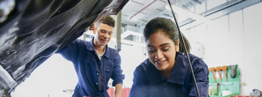 Ask a College Advisor: What Are the Alternatives to Going to College?
