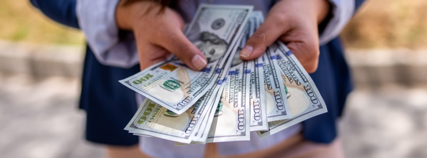 11 Helpful Grants to Pay Off Student Loans