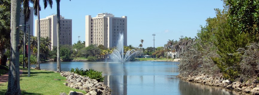 Top 10 Colleges in Warm Places for Summer-Loving Students