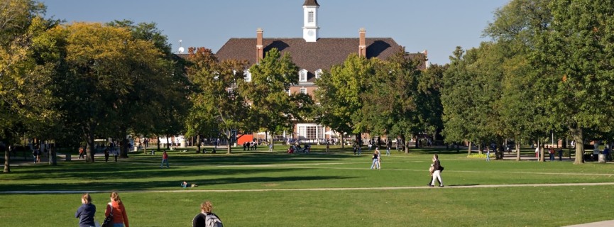 The 10 Best College Towns in Illinois
