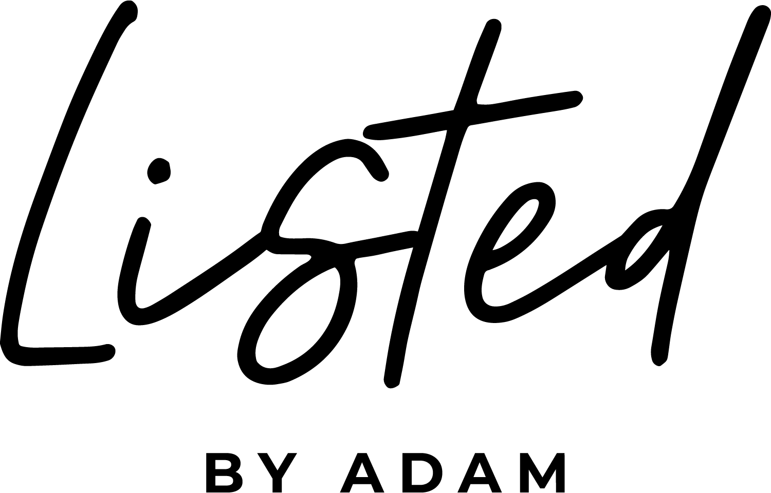 Listed by Adam logotyp