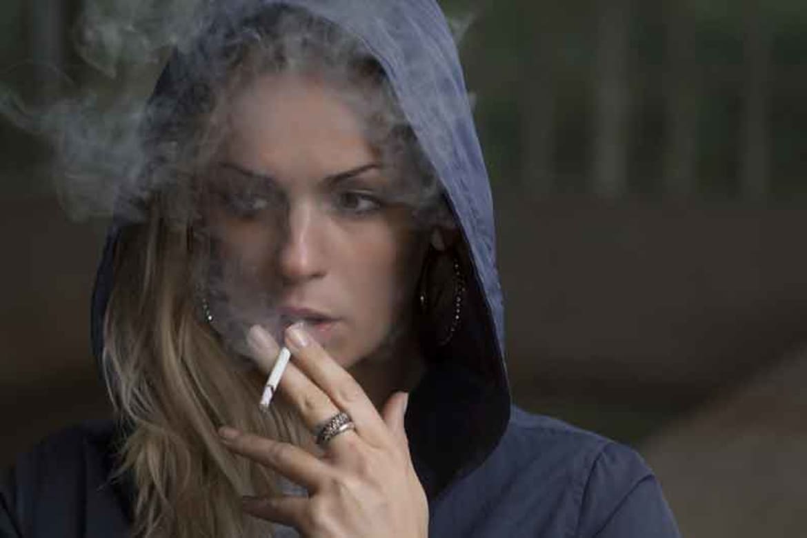 Half of these types of alcoholics also smoked cigarettes. Alcoholics also smoked cigarettes