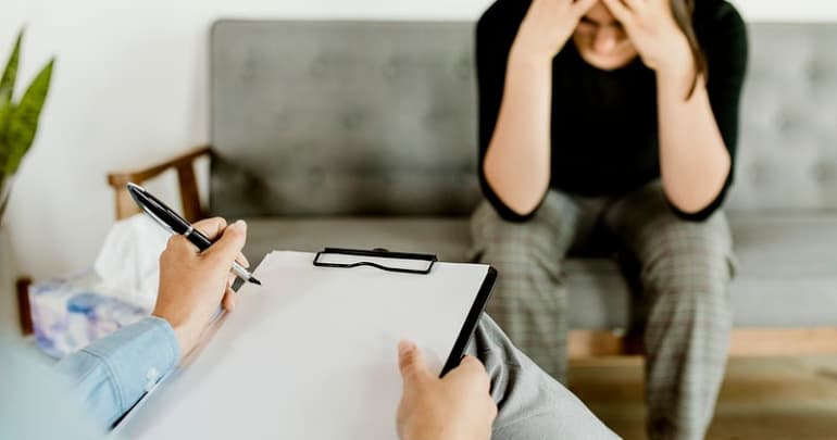 Patient meeting with a therapist