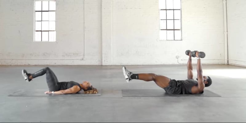 Ez a 30 napos fitnesz kihívás megformálja a testedet tetőtől talpig