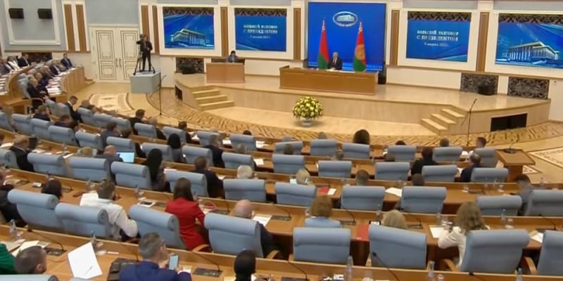 több ezer gazdálkodó