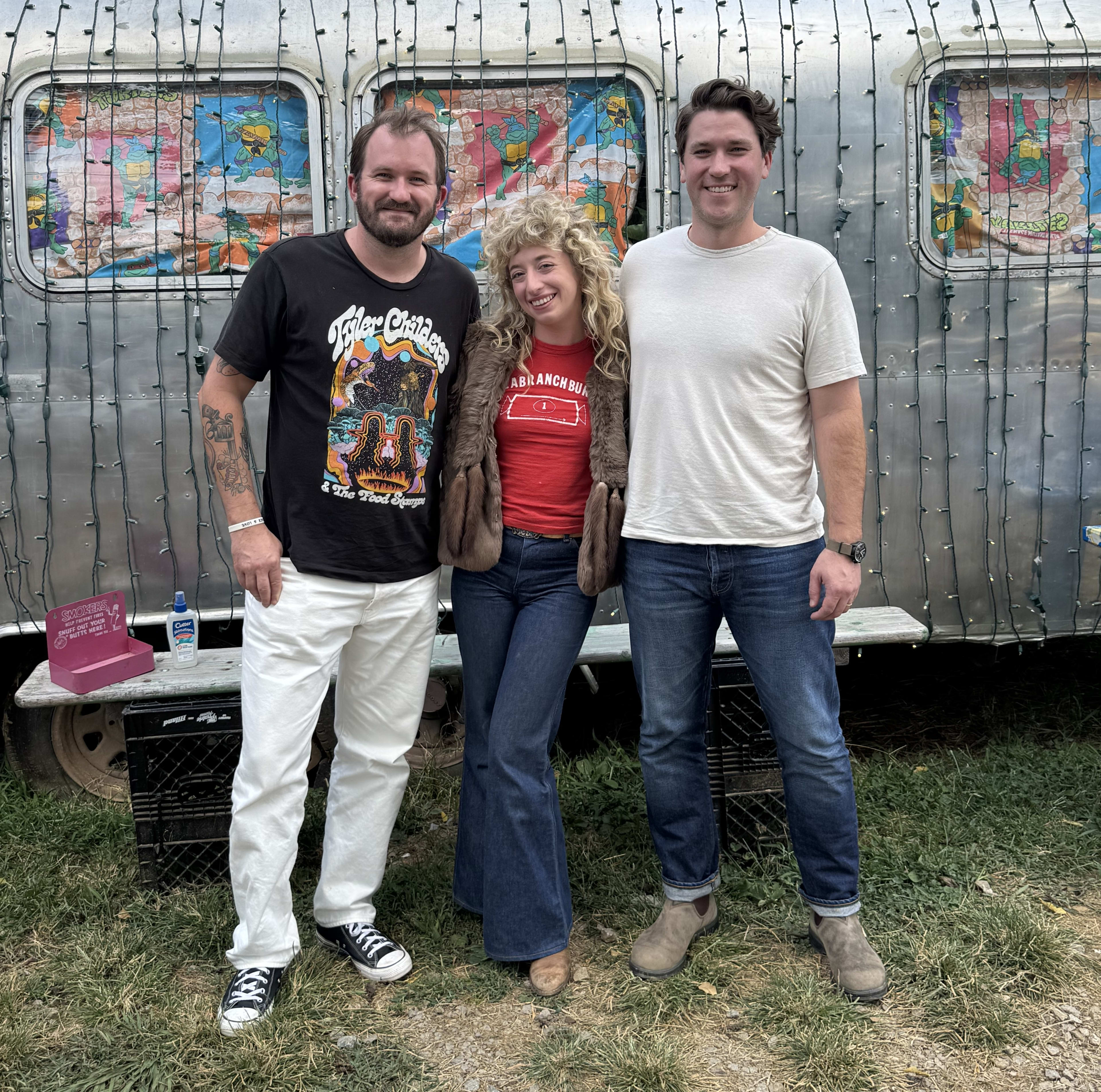 Lost Highway Inks Singer-Songwriter Meels