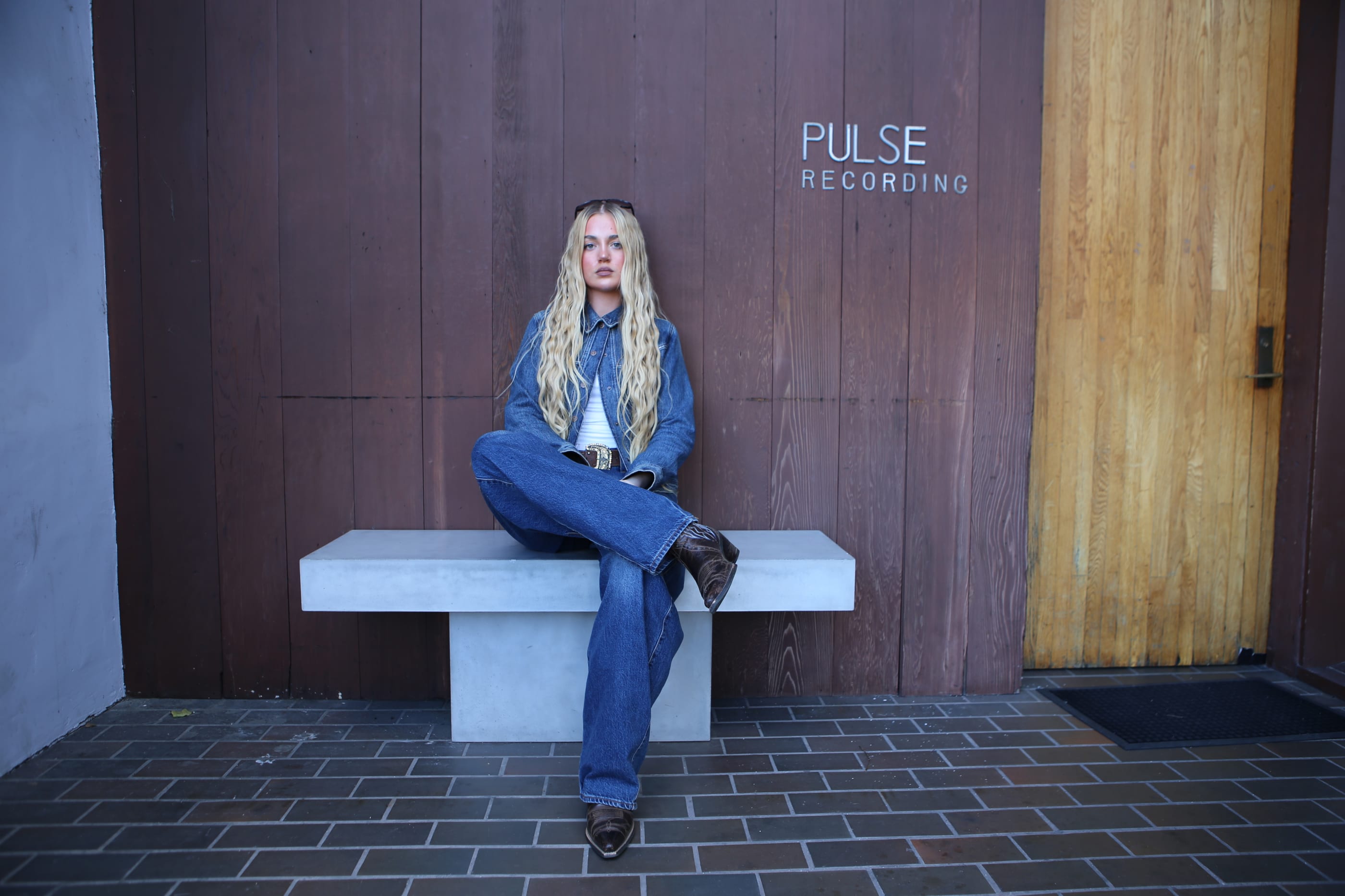 Fliss Flies to PULSE for Global Pub Deal