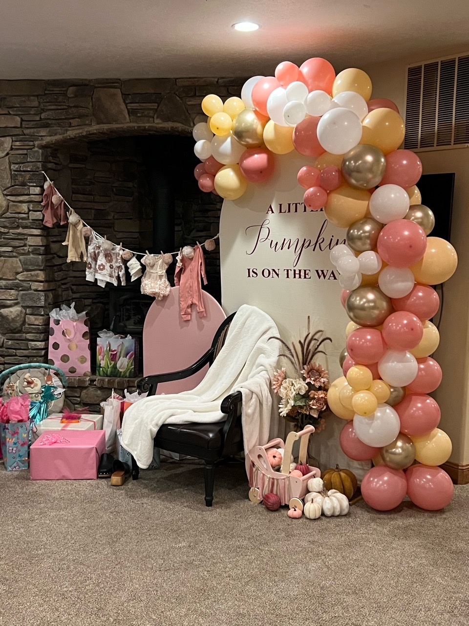Photo 6 of Balloon Garlands