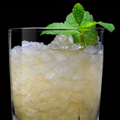 Jack Honey Smash Cocktail served with mint