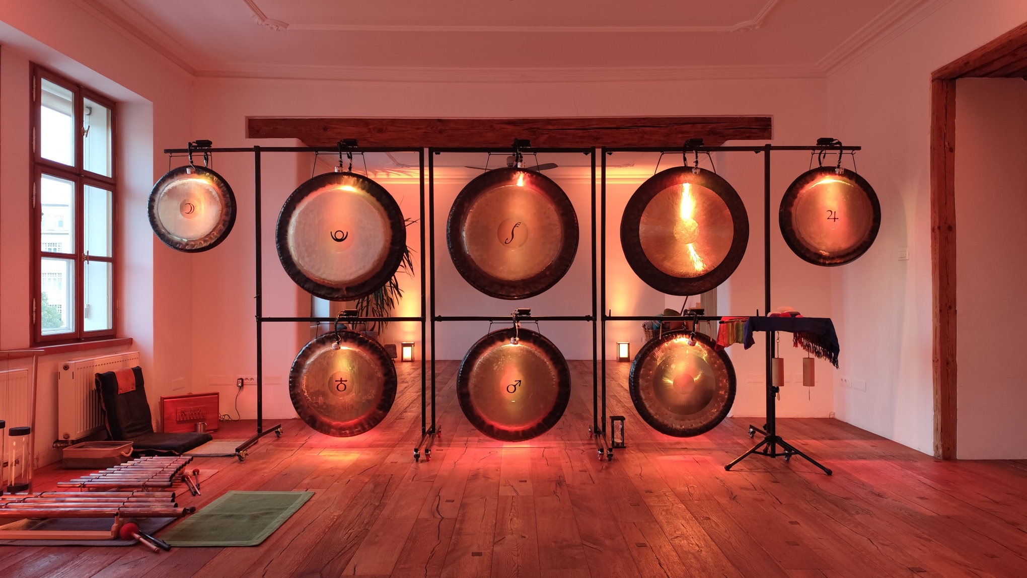 Bagno di GONG a Varese