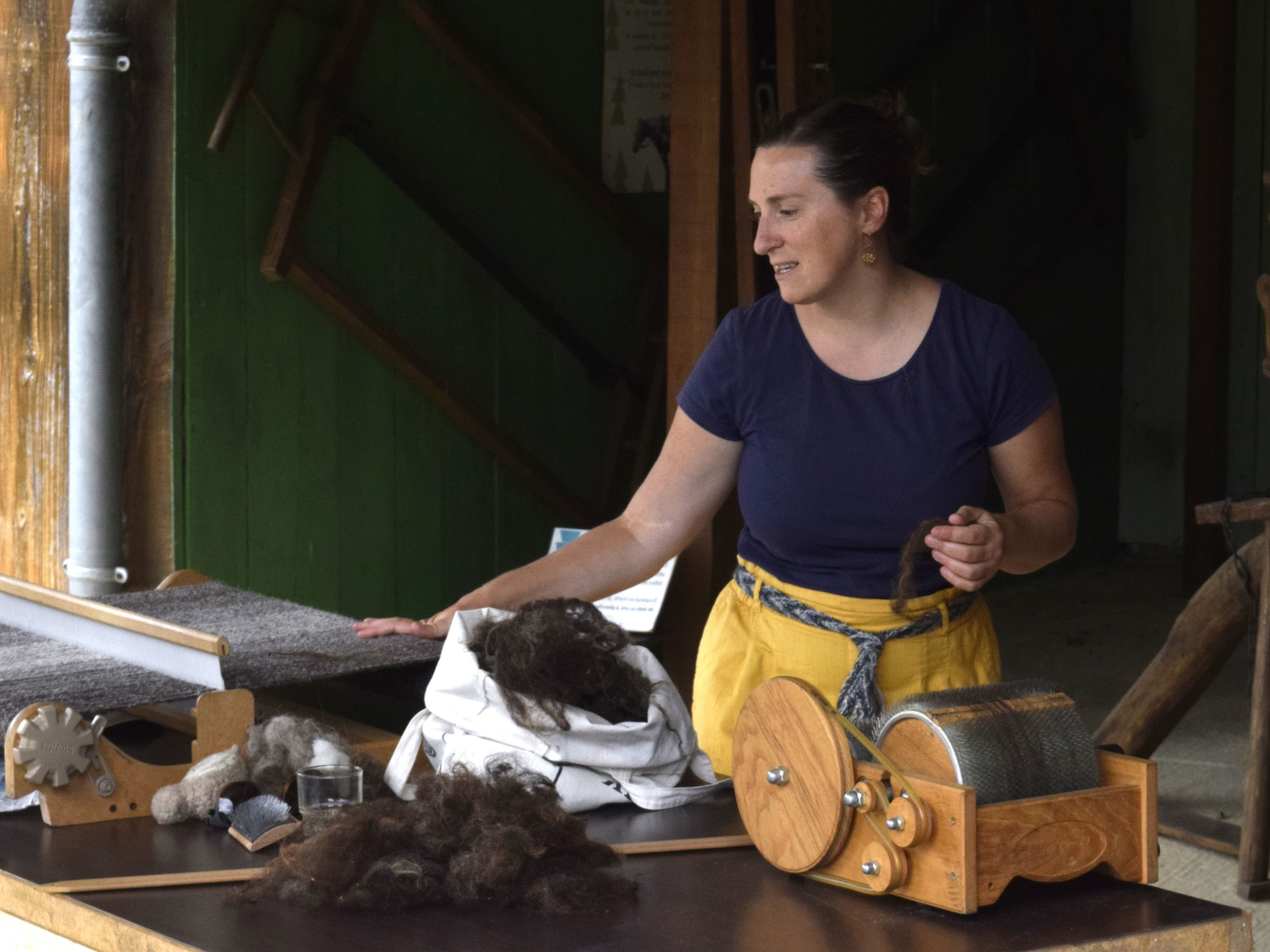 Démonstration travail de la laine au Musée du Paysan Gascon