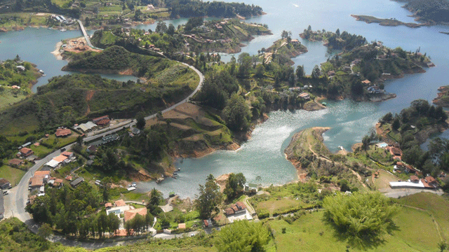Beyond Colombia Tours | Guatape & Peñol Rock Day Tour