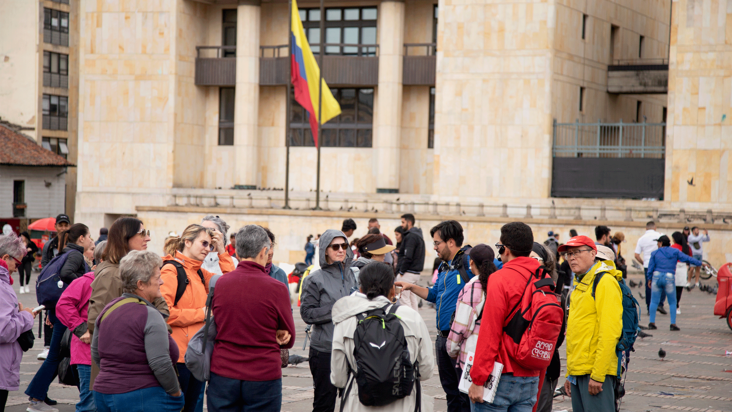 Beyond Colombia Tours | Tour: Free Tour Conflicto Armado Colombiano: Guerra, Narcotráfico y Paz