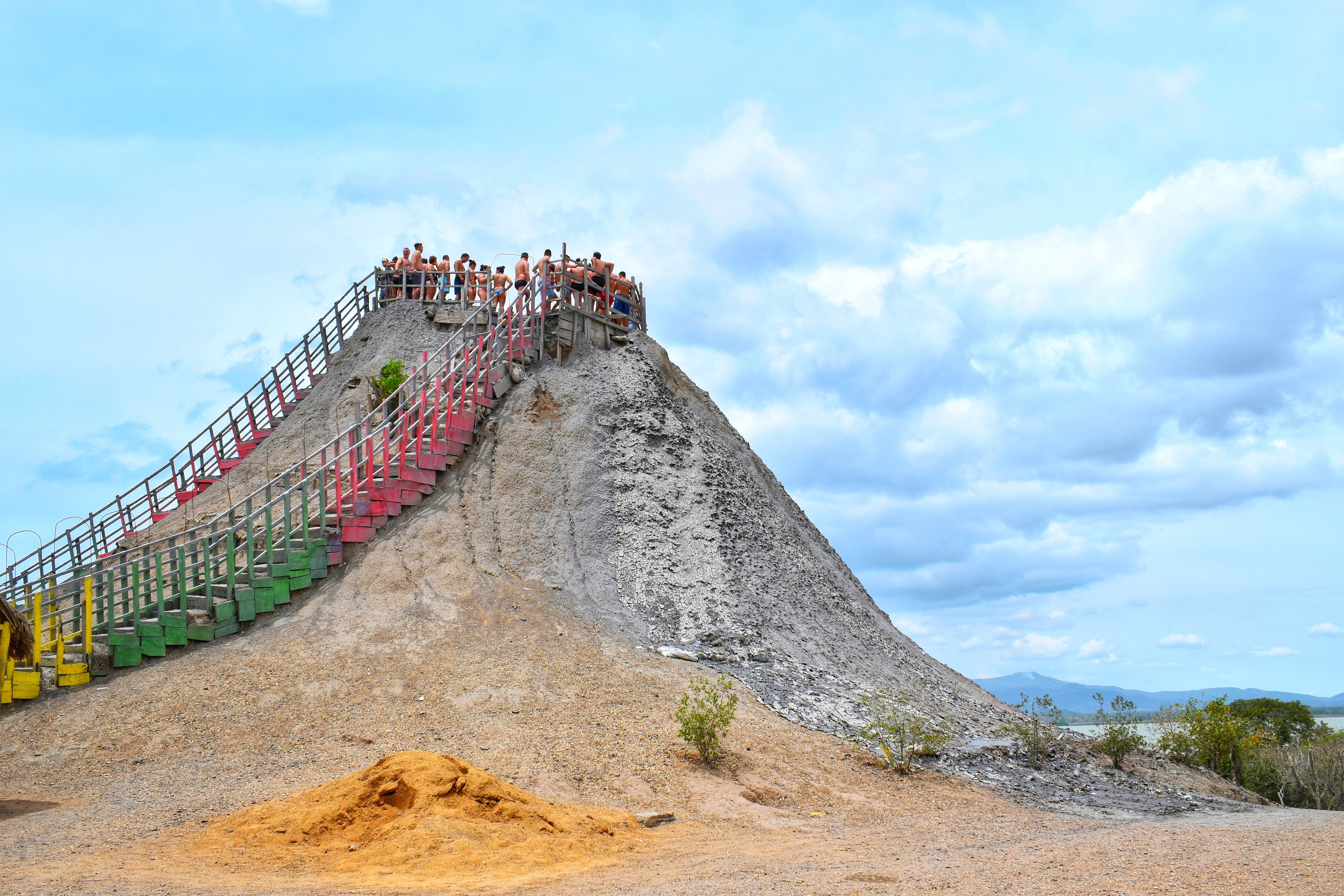 Beyond Colombia Tours | Tour: Volcan del Totumo & Galerazamba Tour