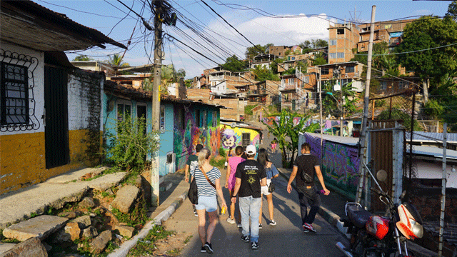 Beyond Colombia Tours | Siloé Comuna 20 Tour 