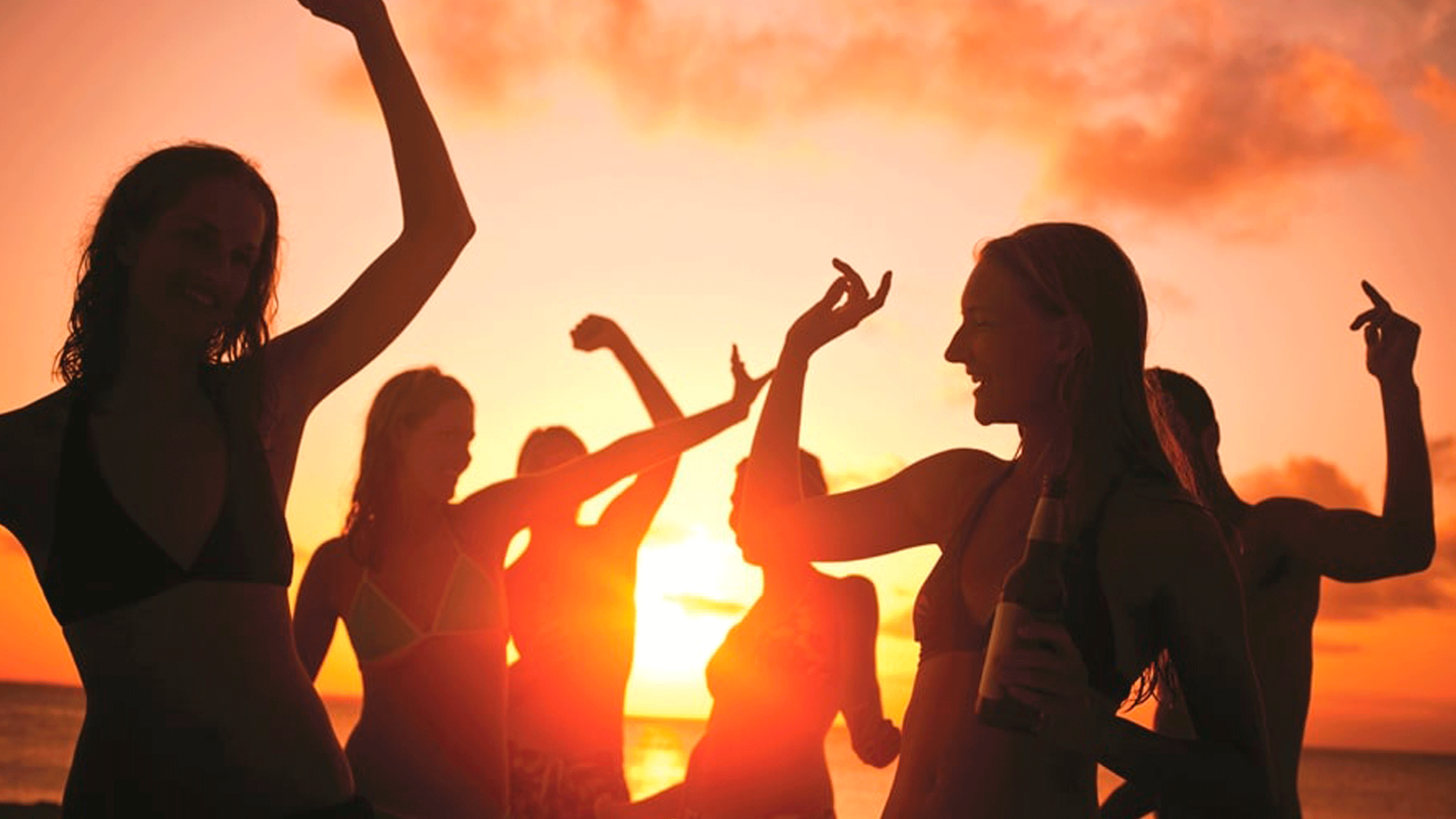 Beyond Colombia Tours | Tour: Sunset Boat Party at Cartagena's Bay