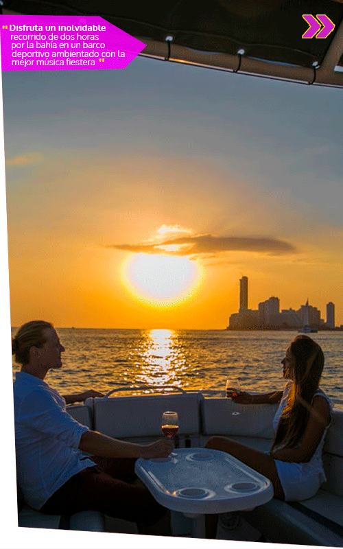 Beyond Colombia Tours | Tour: Bote de Fiesta Atardecer en la Bahía de Cartagena