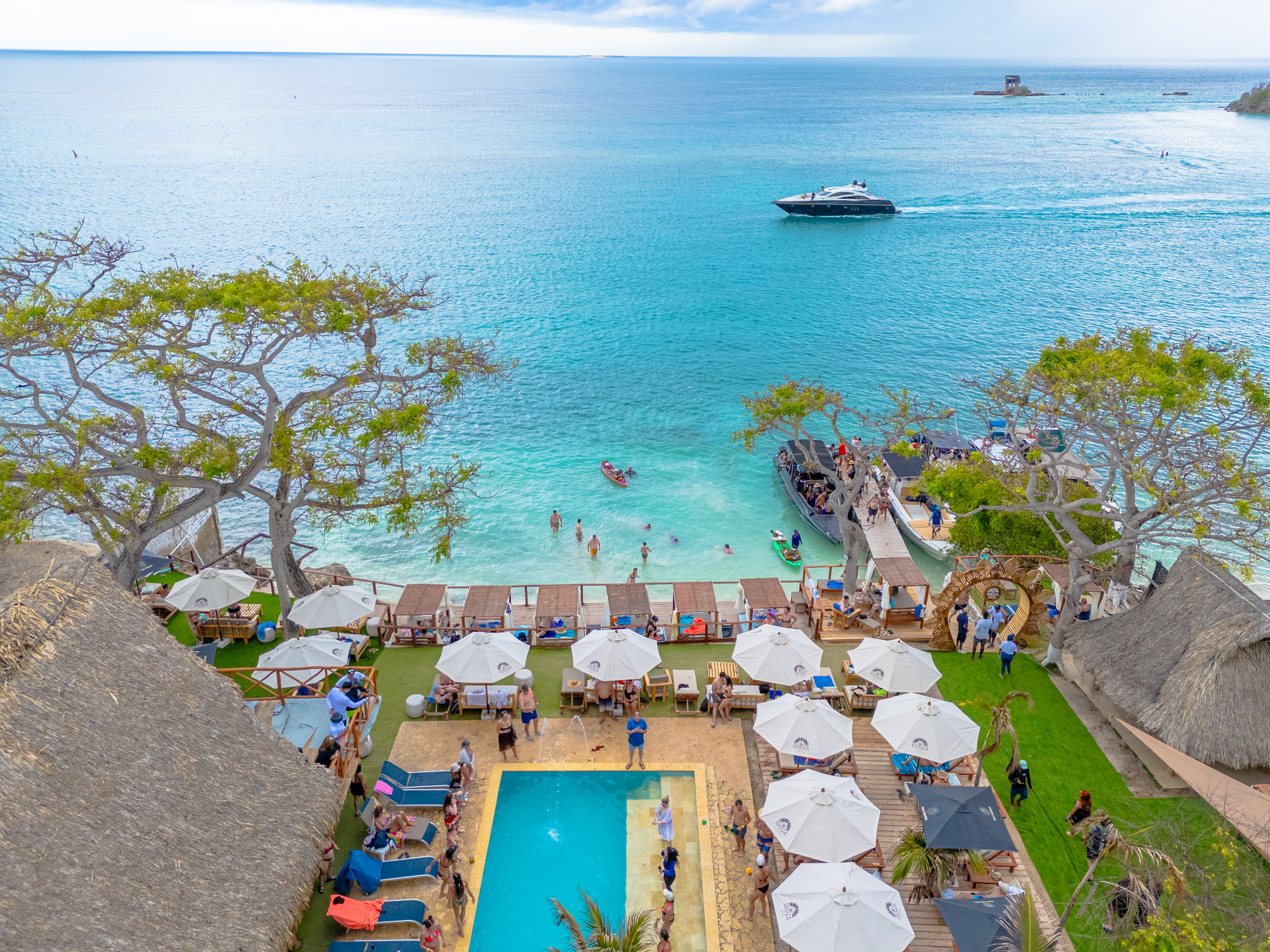 Beyond Colombia Tours | Tour: Ibbiza Beach Club at Rosario Islands Day Trip