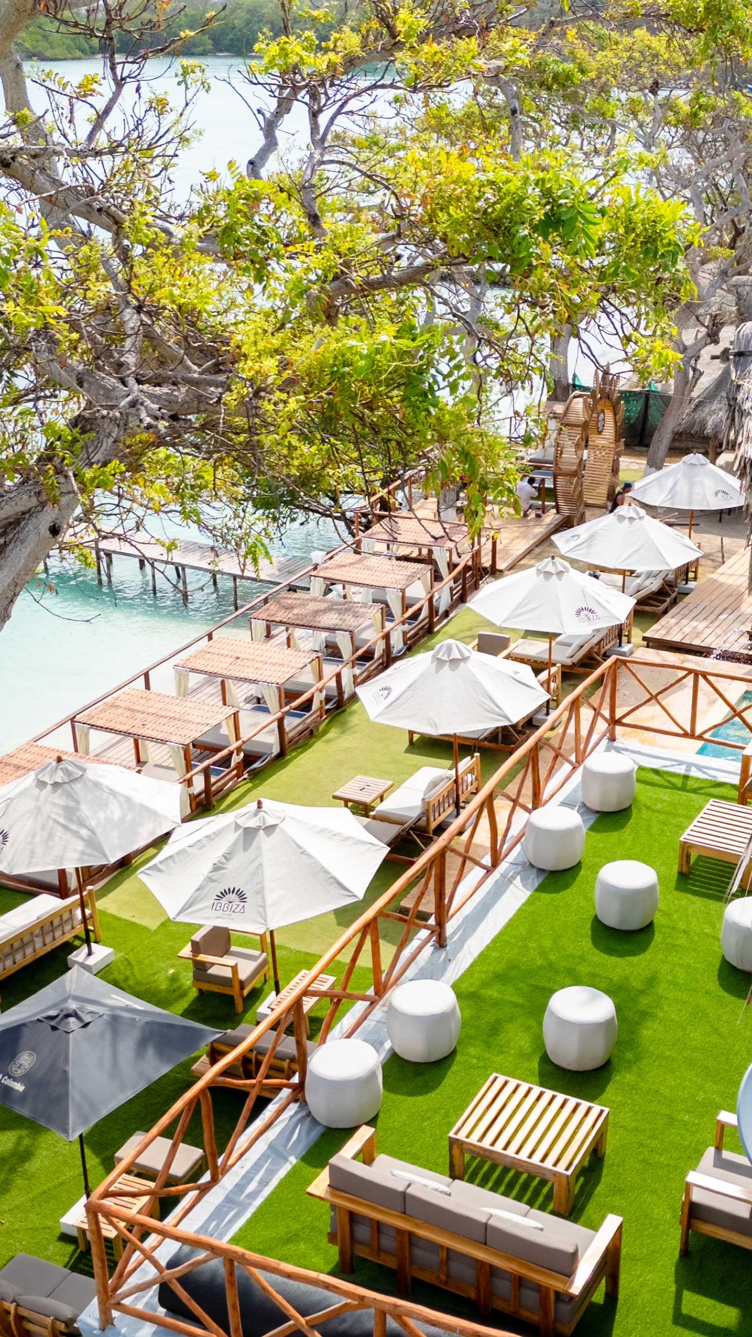 Beyond Colombia Tours | Tour: Ibbiza Beach Club at Rosario Islands Day Trip