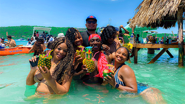 "Forever Cholón" Party Island Experience