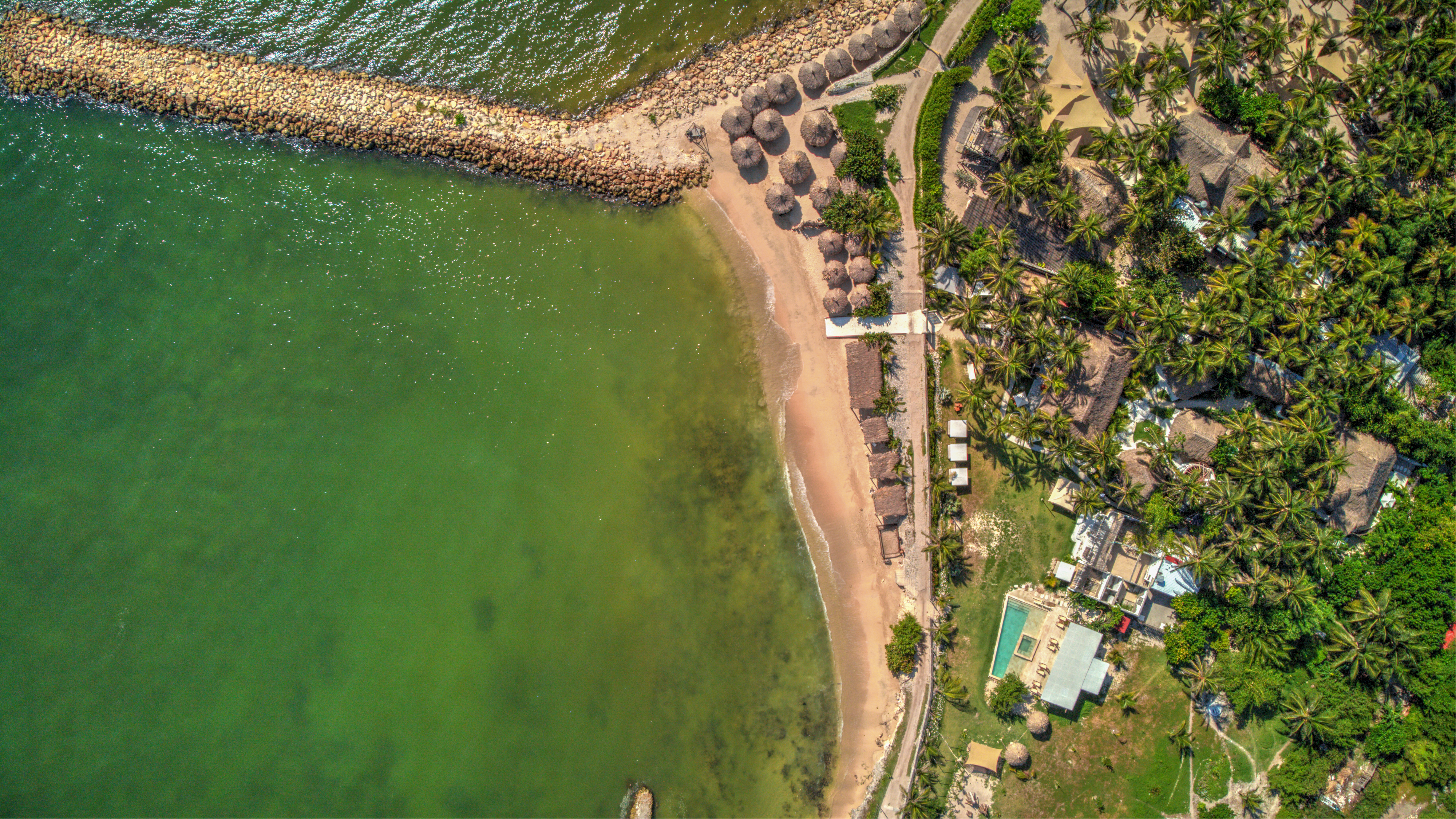 Beyond Colombia Tours | Tour: Vista Mare Beach Club Day Trip in Tierra Bomba