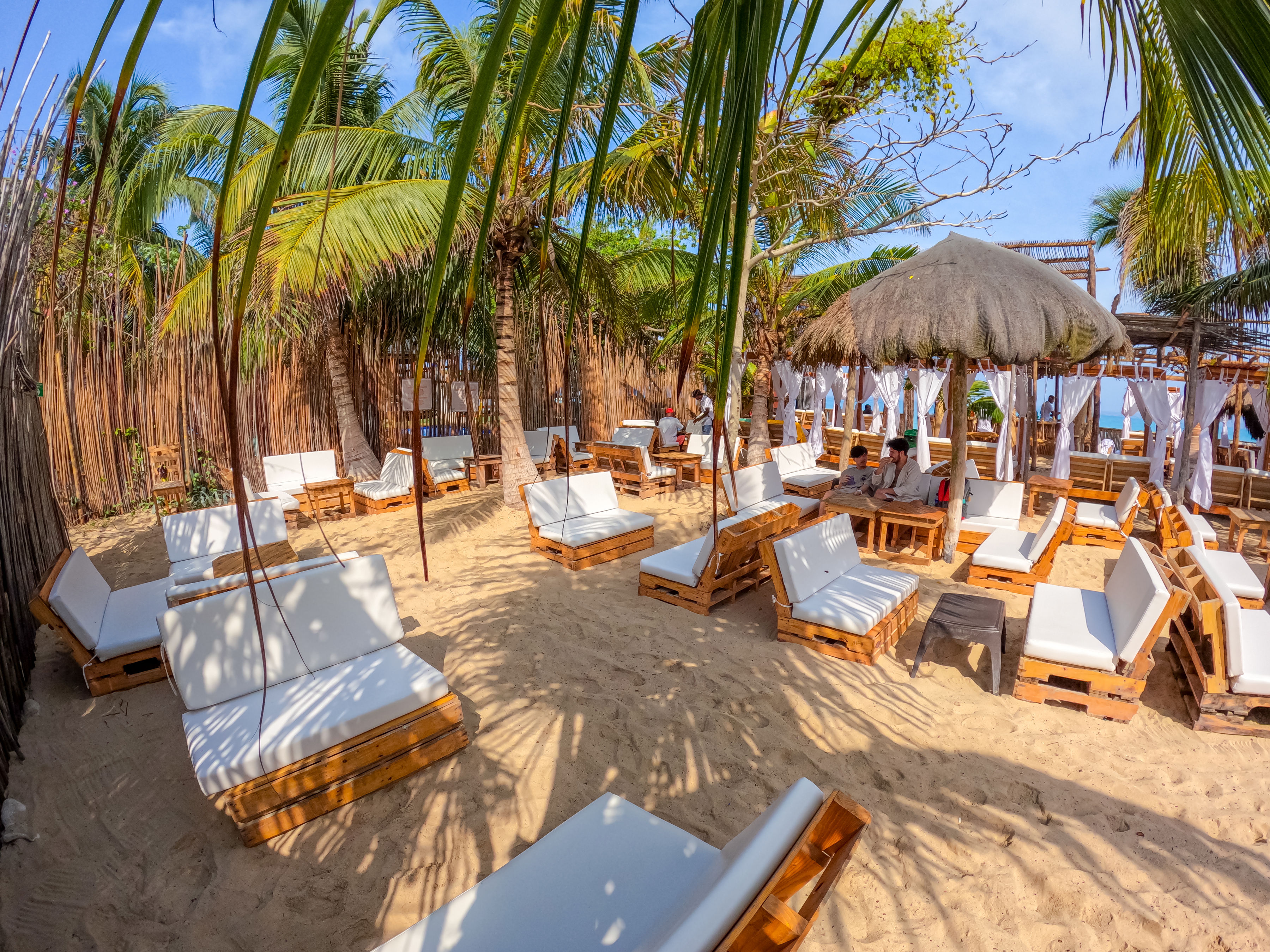 Beyond Colombia Tours | Tour: Mambo Beach Club Day Trip at Barú Island
