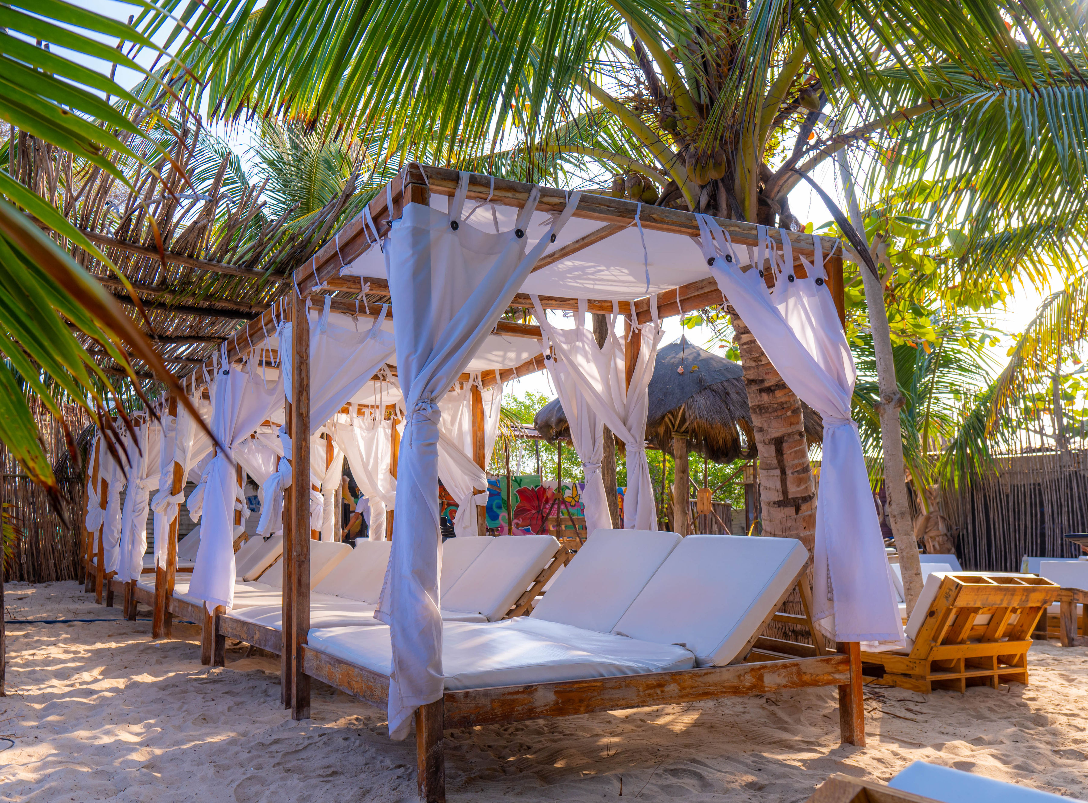 Beyond Colombia Tours | Tour: Mambo Beach Club Day Trip at Barú Island