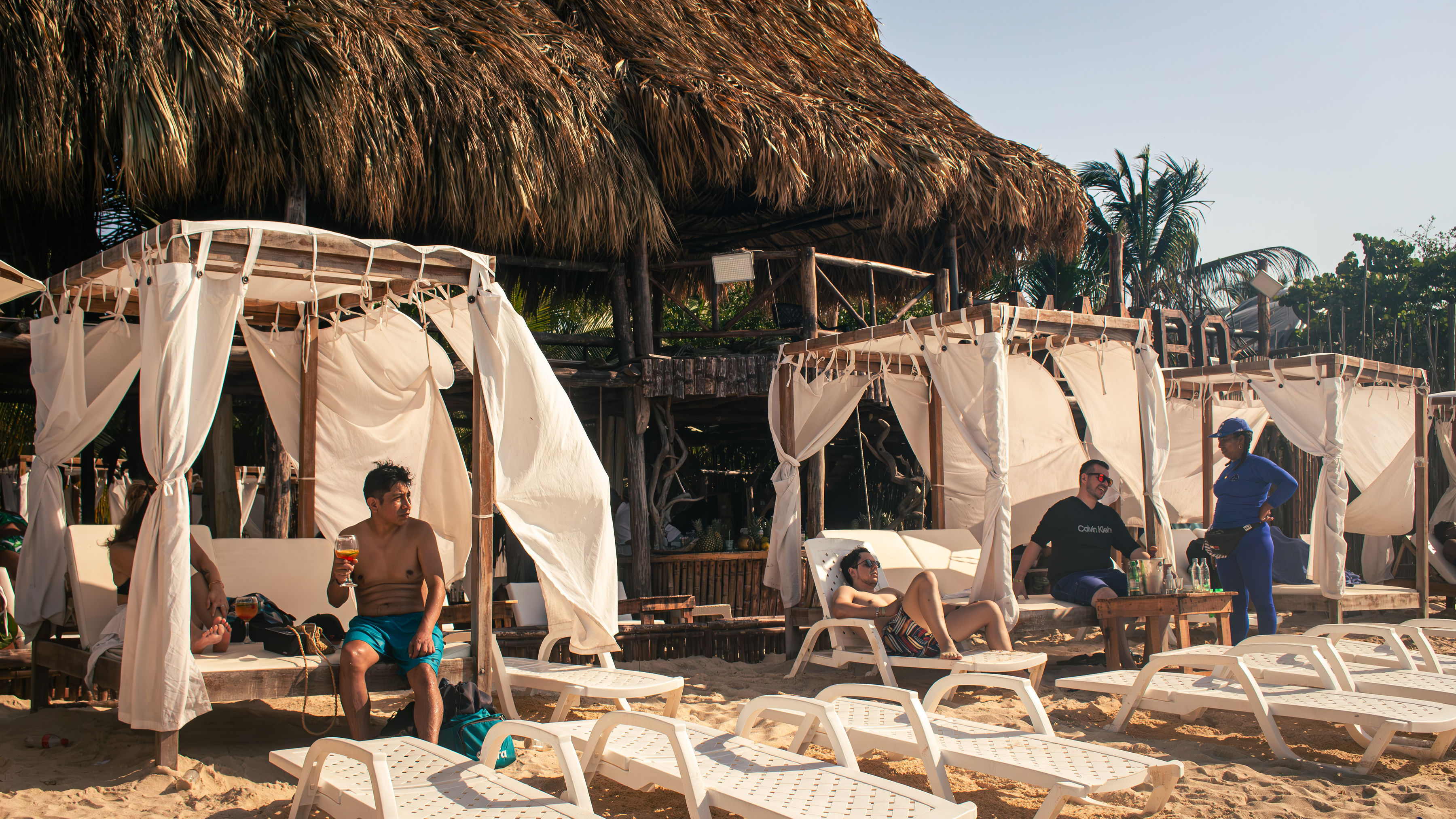Beyond Colombia Tours | Tour: Mambo Beach Club Day Trip at Barú Island