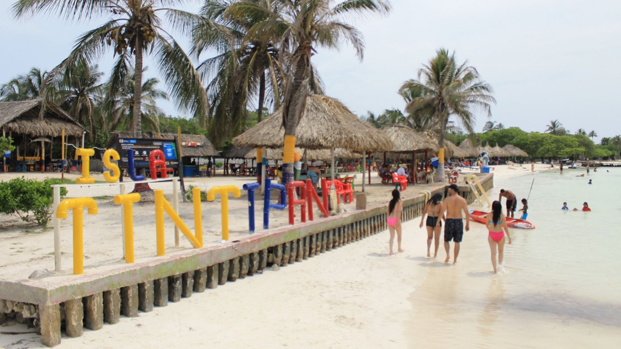 Beyond Colombia Tours | Tour: Day Trip to Múcura and Tintipan Islands at San Bernardo Archipelago
