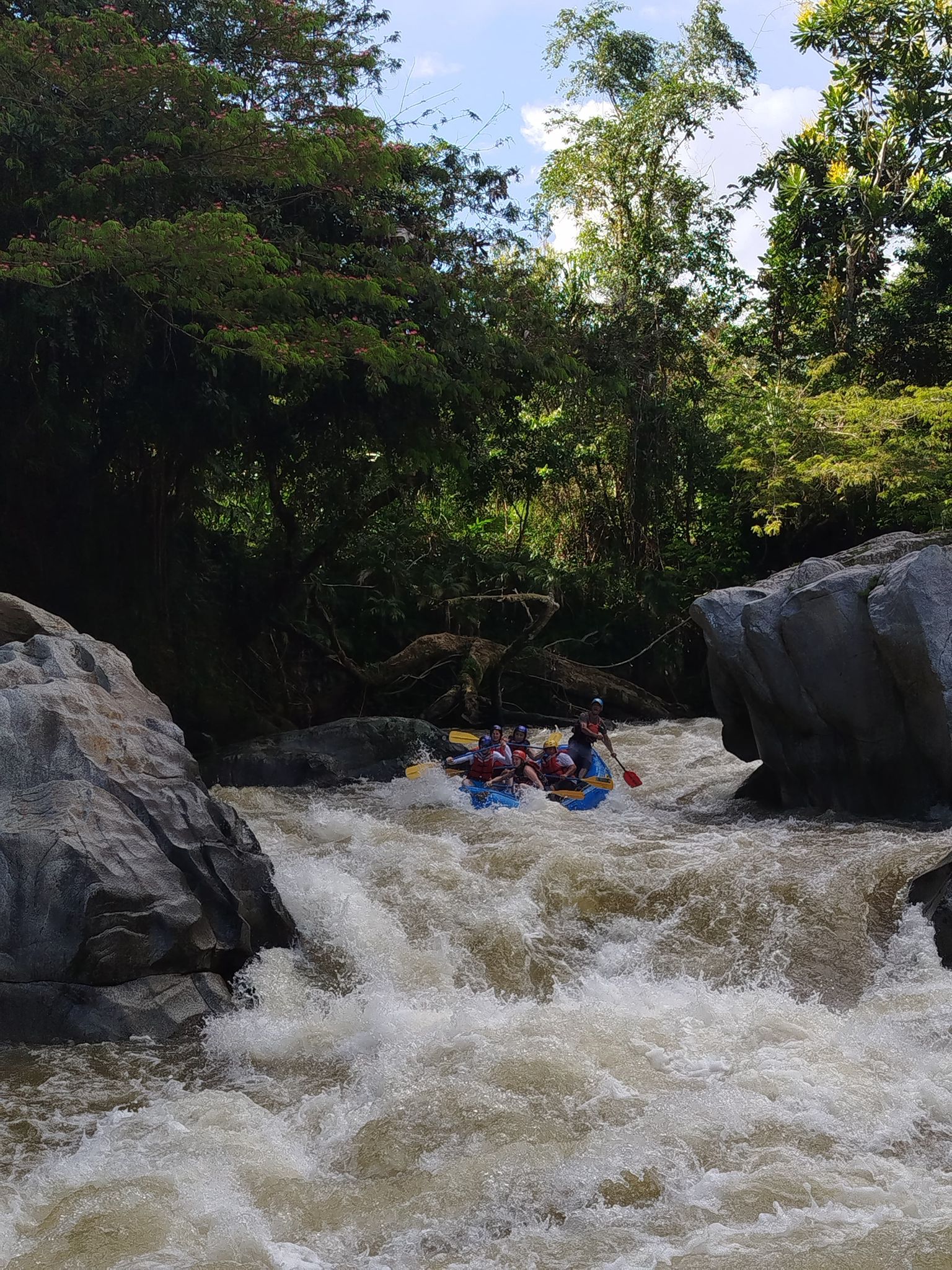 Beyond Colombia Tours | Tour: Rafting Experience at Calderas River