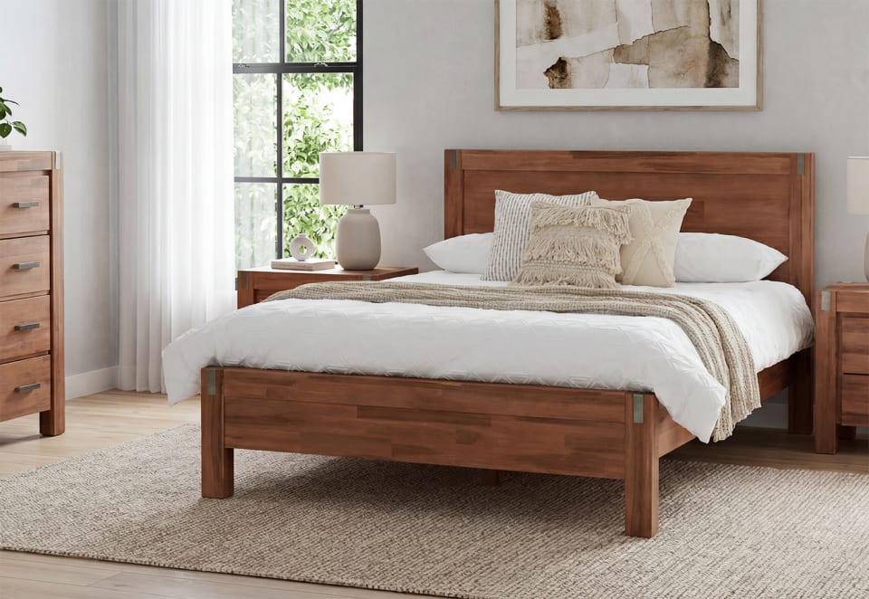 SILVERWOOD Queen Bed