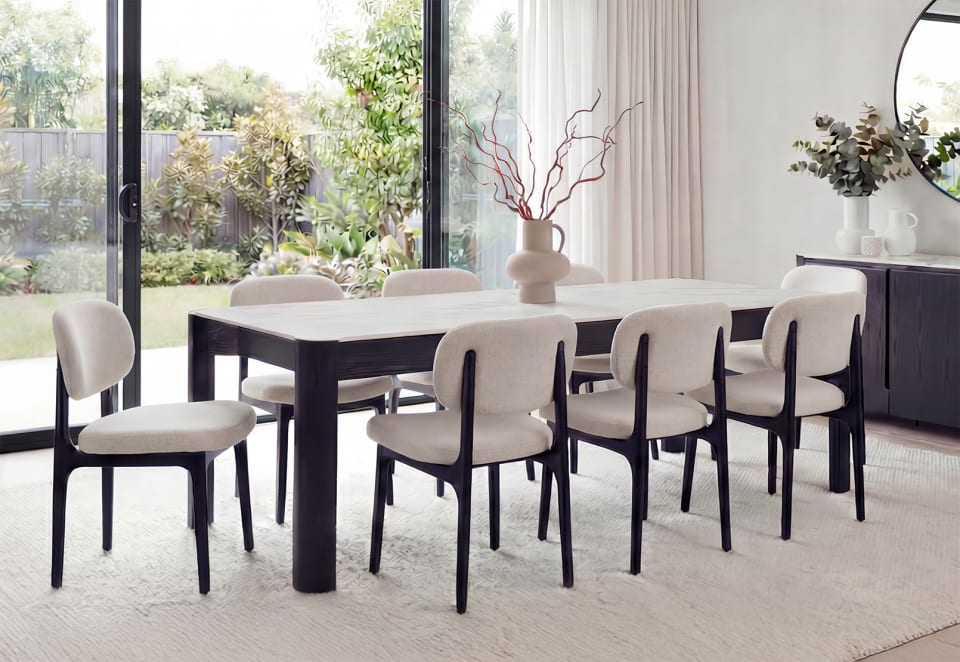 LINUS Dining Table