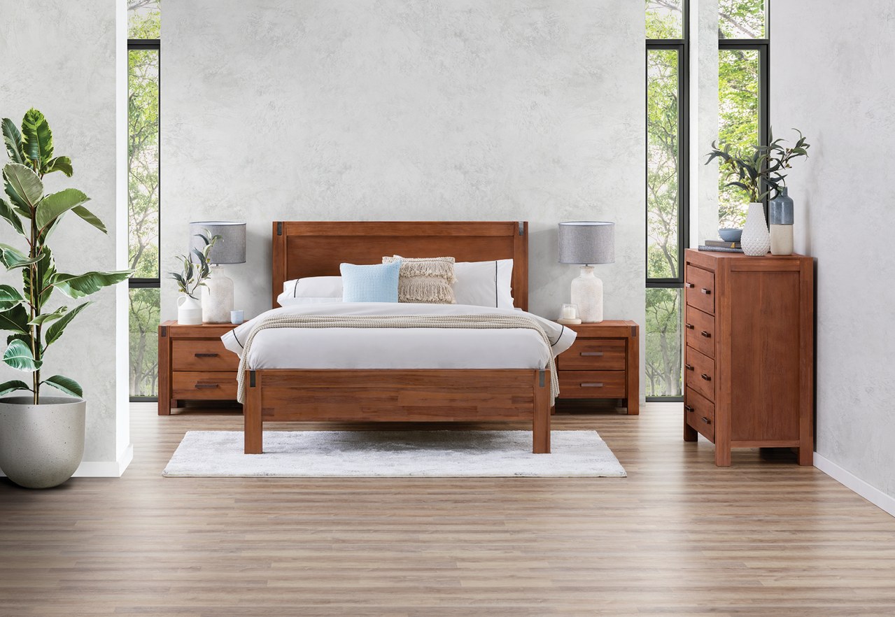 SILVERWOOD 4 Piece Queen Tall Chest Bedroom Suite – image 3 of 4