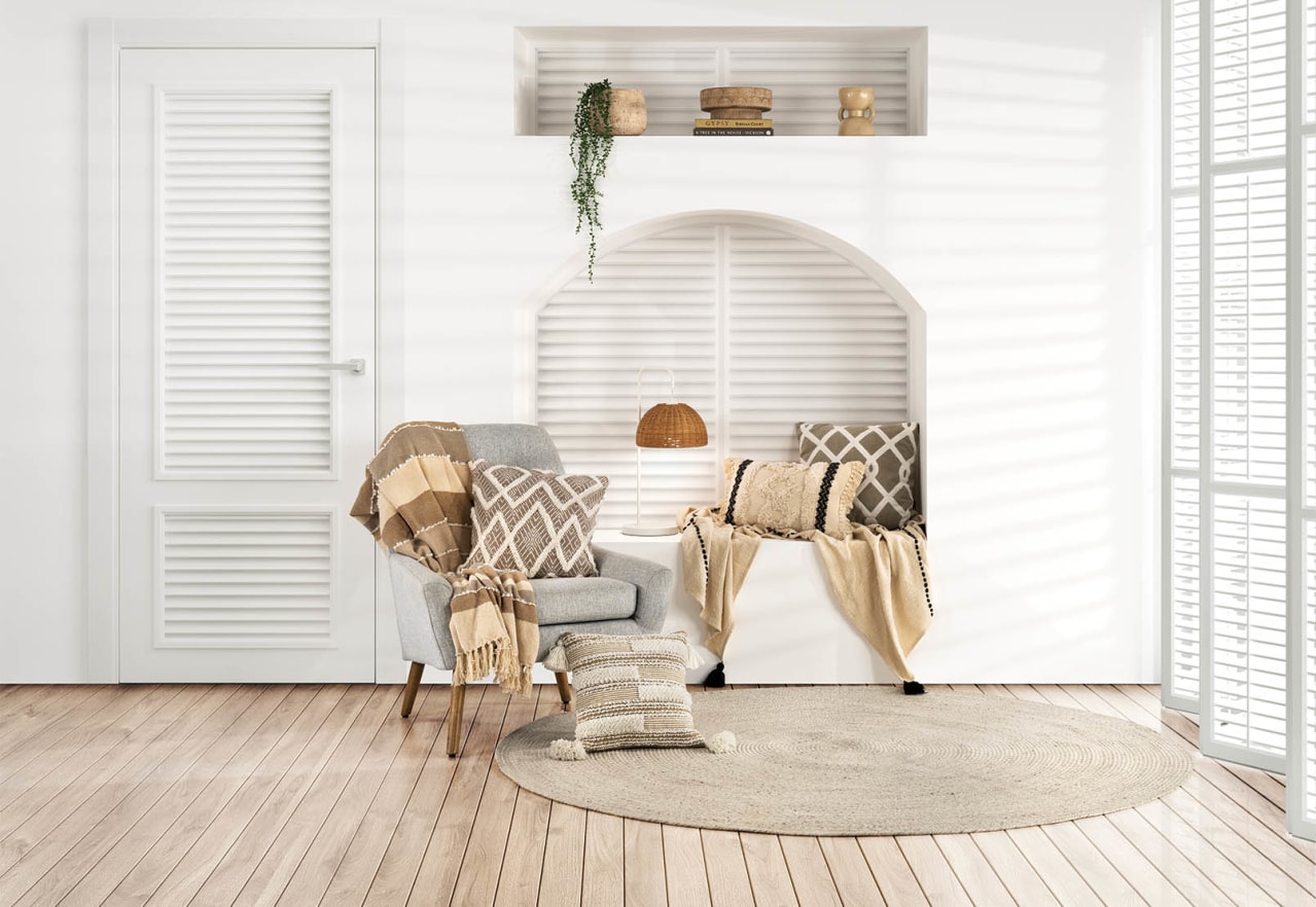BEBE 127 x 152cm Throw – image 2 of 3