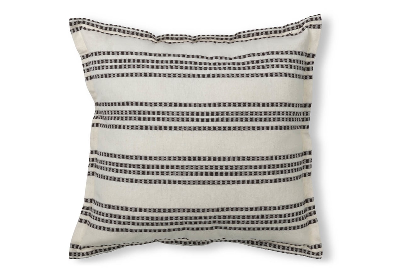 NIAMH Cushion – image 1 of 2