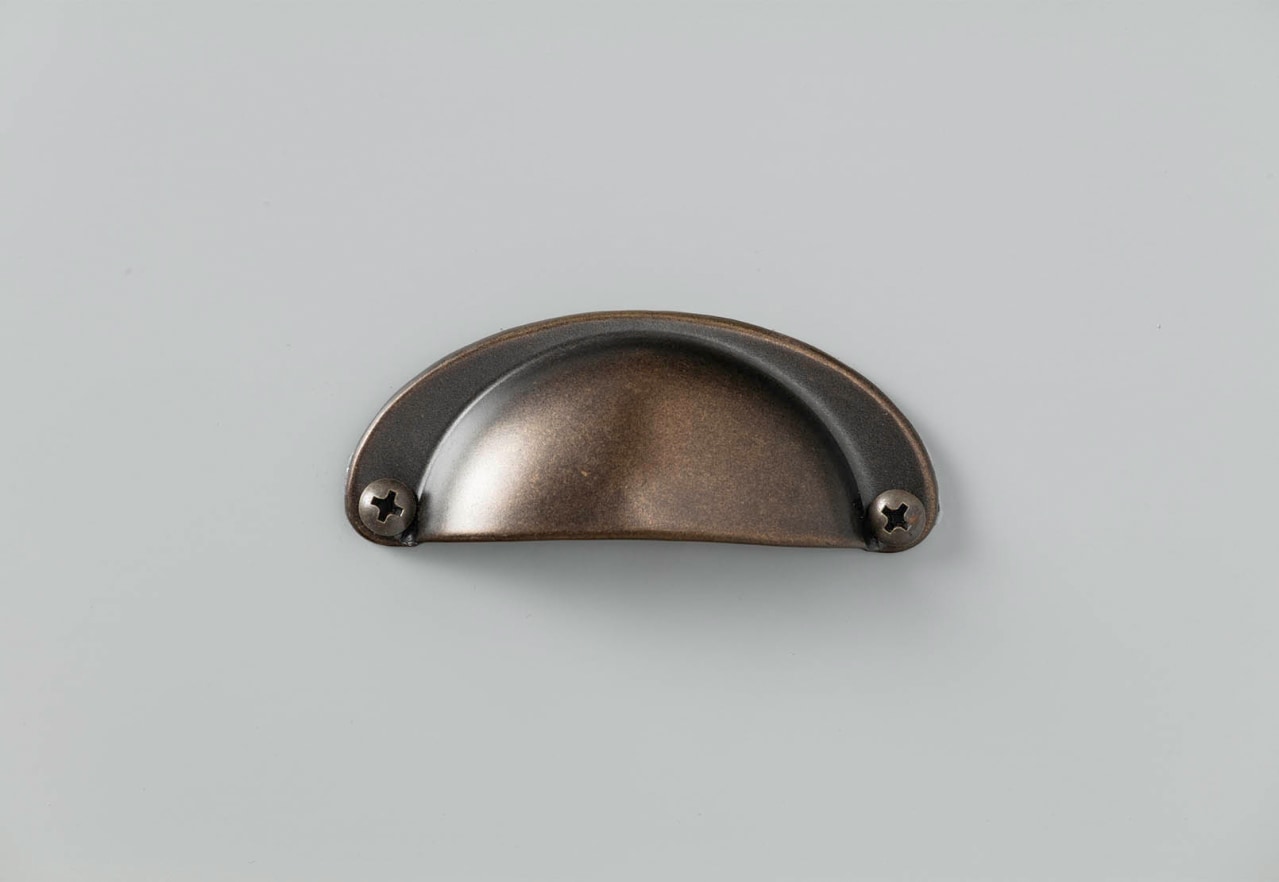 CHRYSTELLE Dresser with Mirror – image 6 of 9