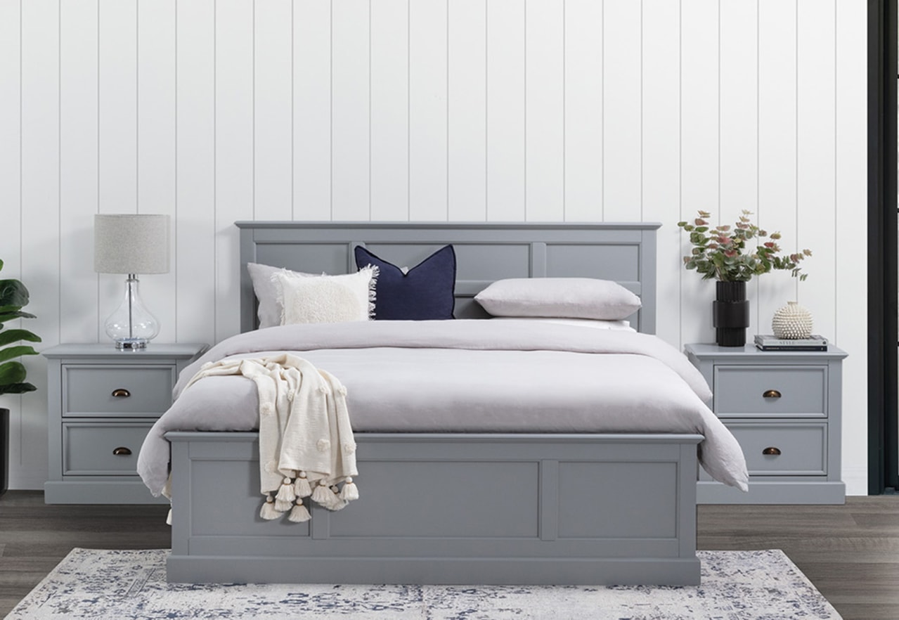 CHRYSTELLE King Bed – image 1 of 6