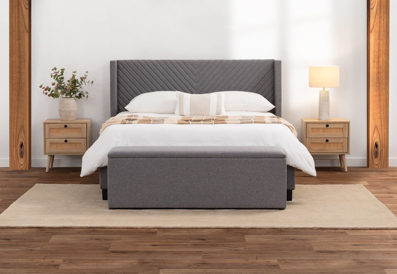 DAUGHERTY Queen Bed – image 13 of 14