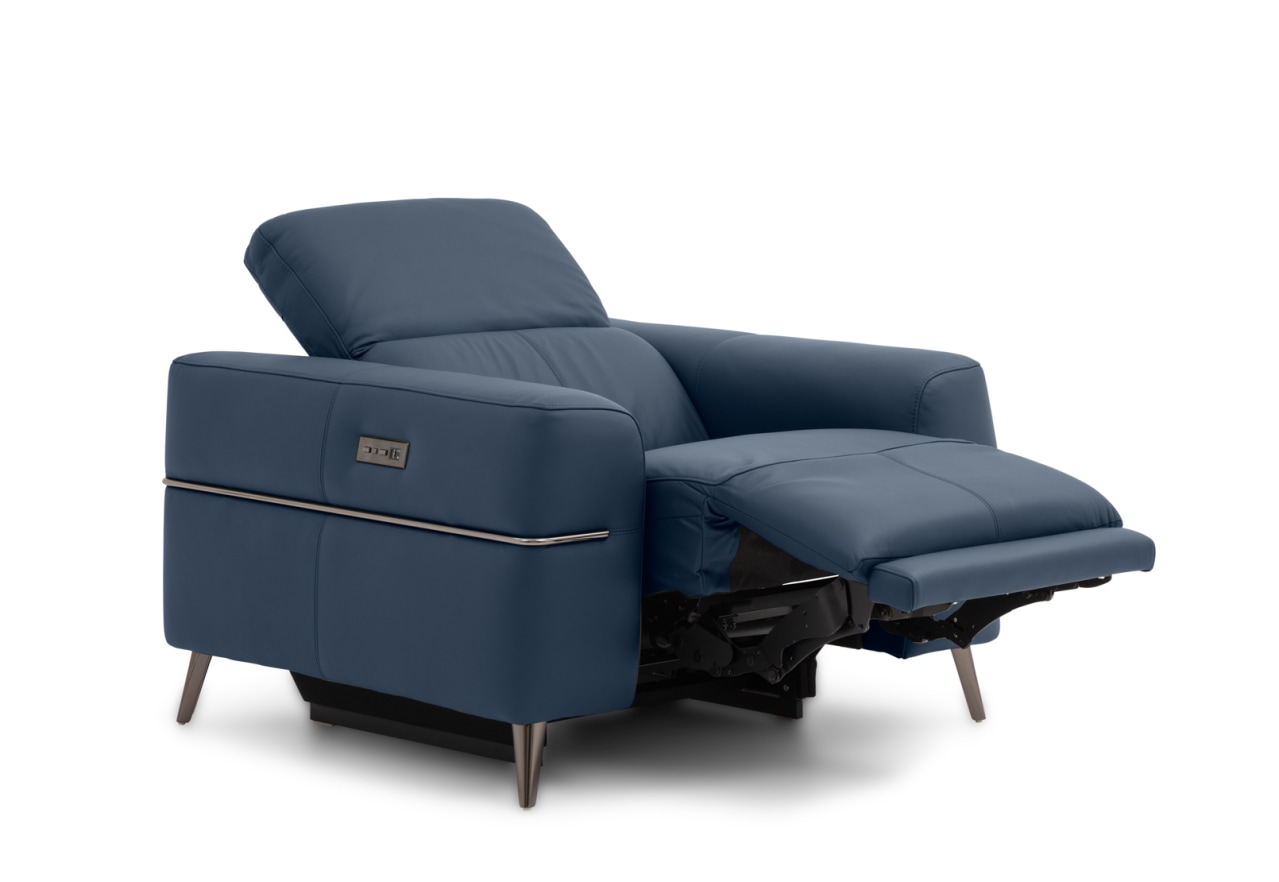 SERAFINI LEATHER Electric Recliner – image 6 of 15