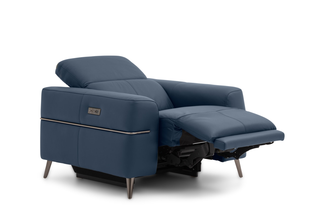 SERAFINI LEATHER Electric Recliner – image 7 of 15