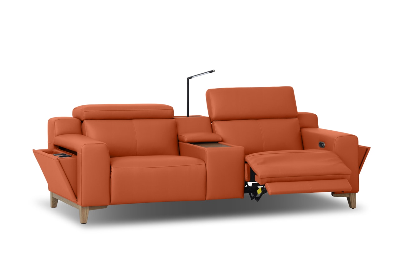 GAGE LEATHER 2S with Inbuilt Electric Recliners and Console – image 5 of 11