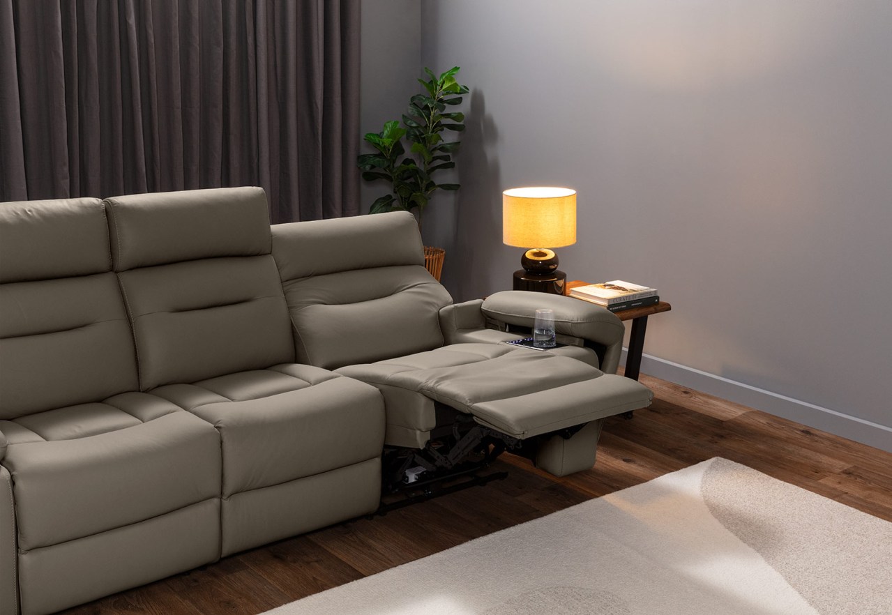 HOLLYWOOD 3 Seater w Electric Recliners MEDIA – image 49 of 54