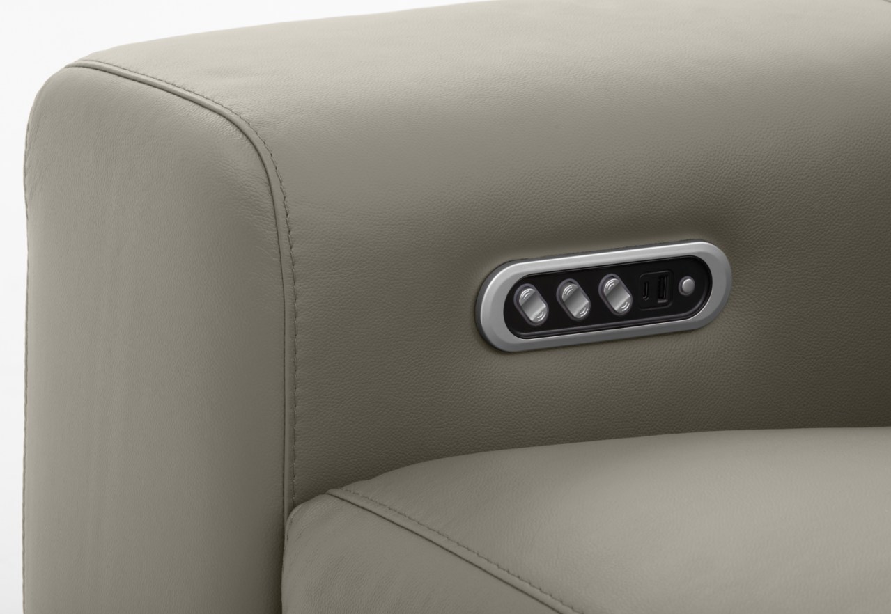 SINATRA LEATHER 3 Seater with 2 Inbuilt Electric Recliners – image 15 of 17