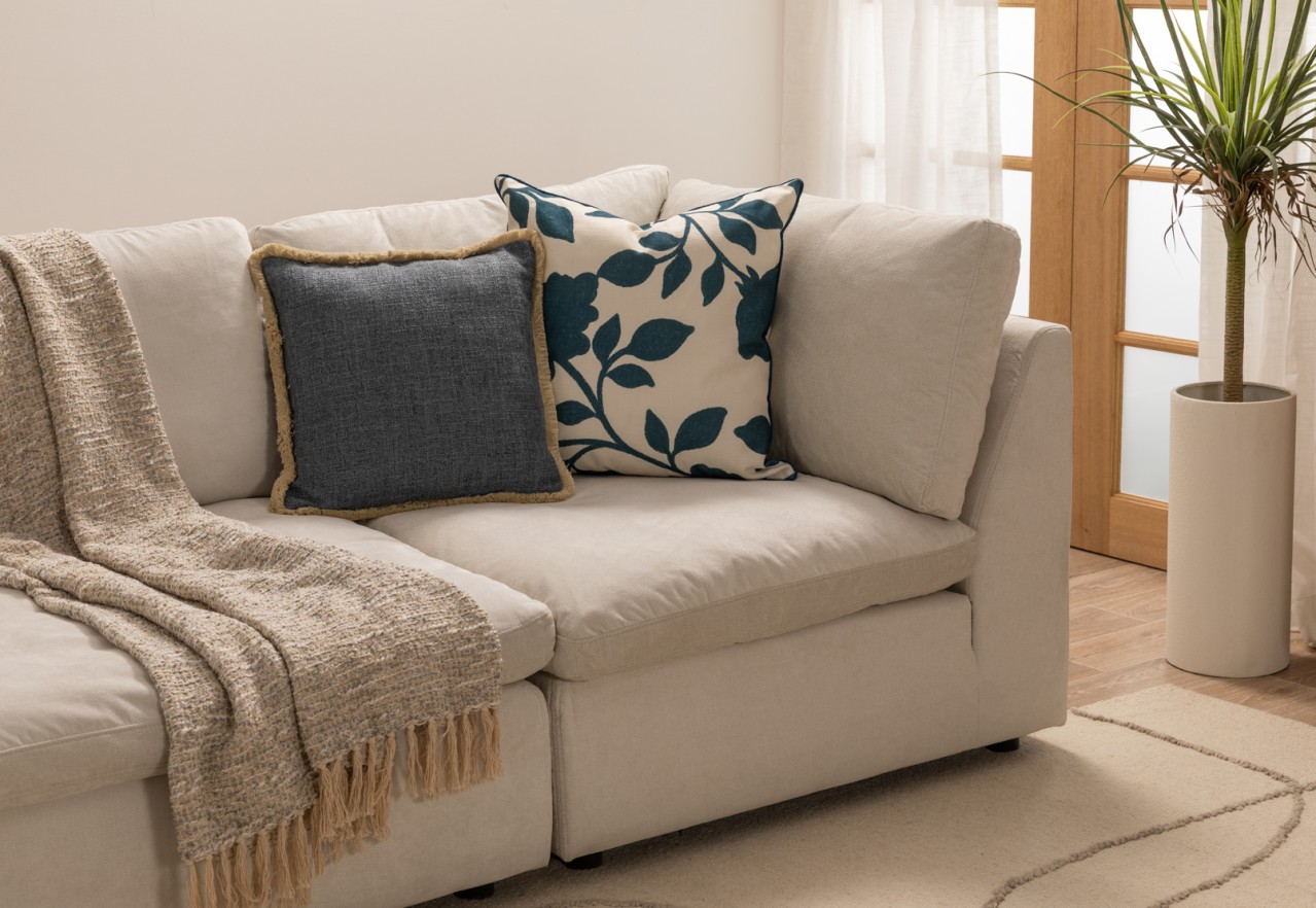 VELORA 50X50CM Cushion – image 3 of 3